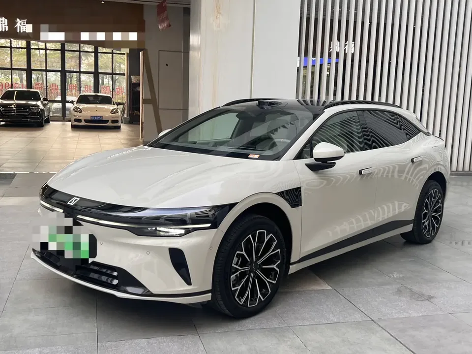Zeekr 007GT ZEEKR 007GT Four-wheel drive intelligent driving version 75kWh 2025 — photo 1, buy with delivery to Moscow