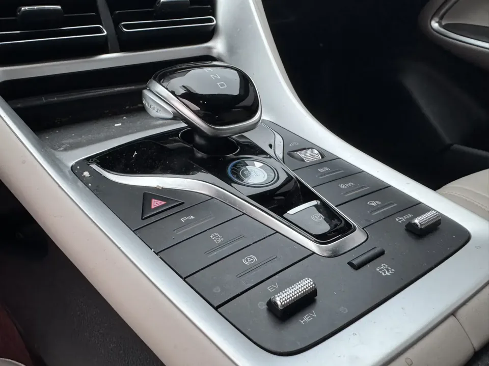 BYD Song Pro DM Song Pro DM DM-i Honor Edition 71km Pilot Edition 2024 — thumbnail 3