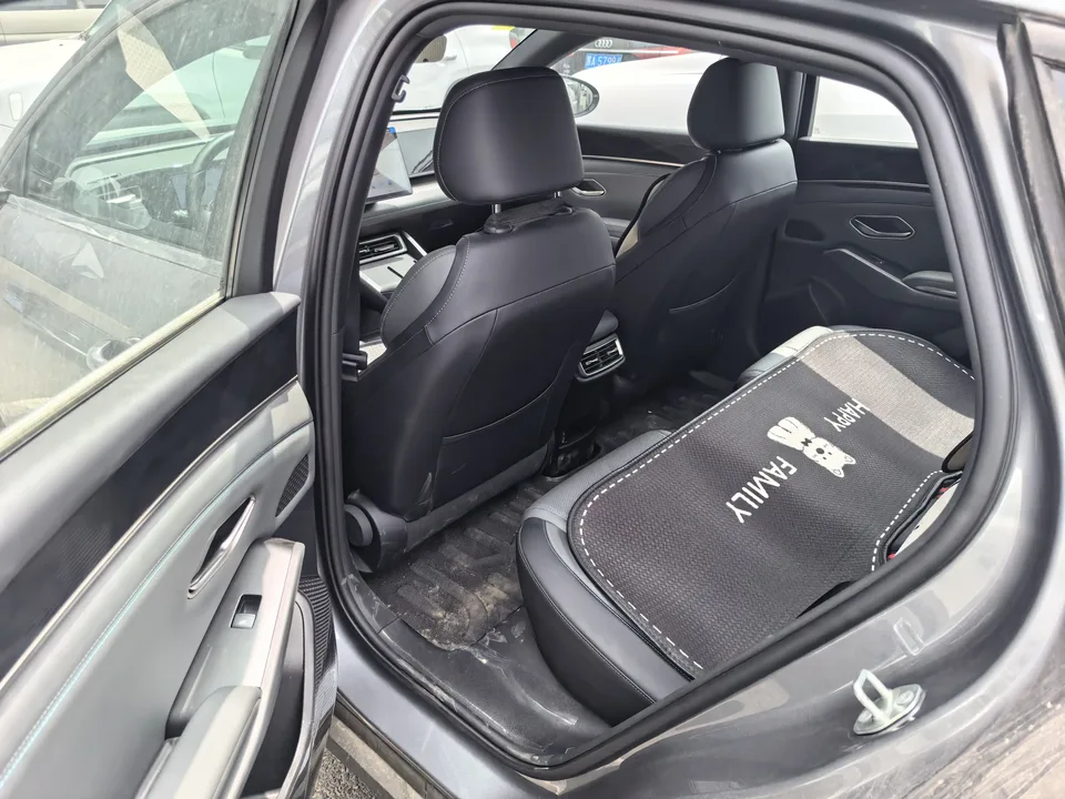 BYD Qin L DM Qin L DM Intelligent Driving Edition DM-i 80KM Leading Edition 2025 — thumbnail 3