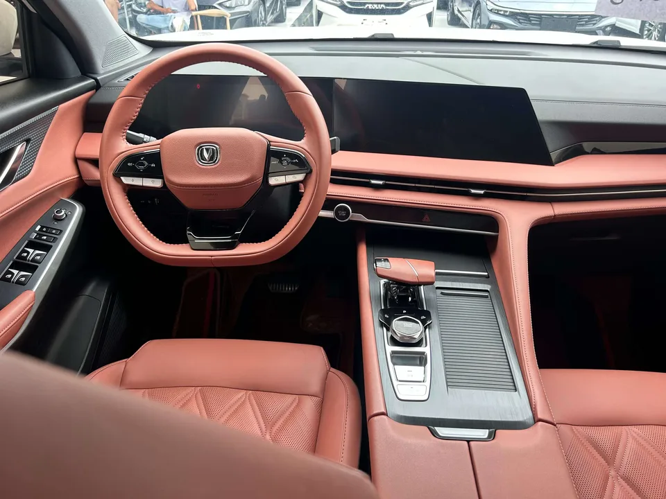 Changan CS75PLUS Changan CS75 PLUS The third generation 1.5T automatic luxury model 2023 — thumbnail 3