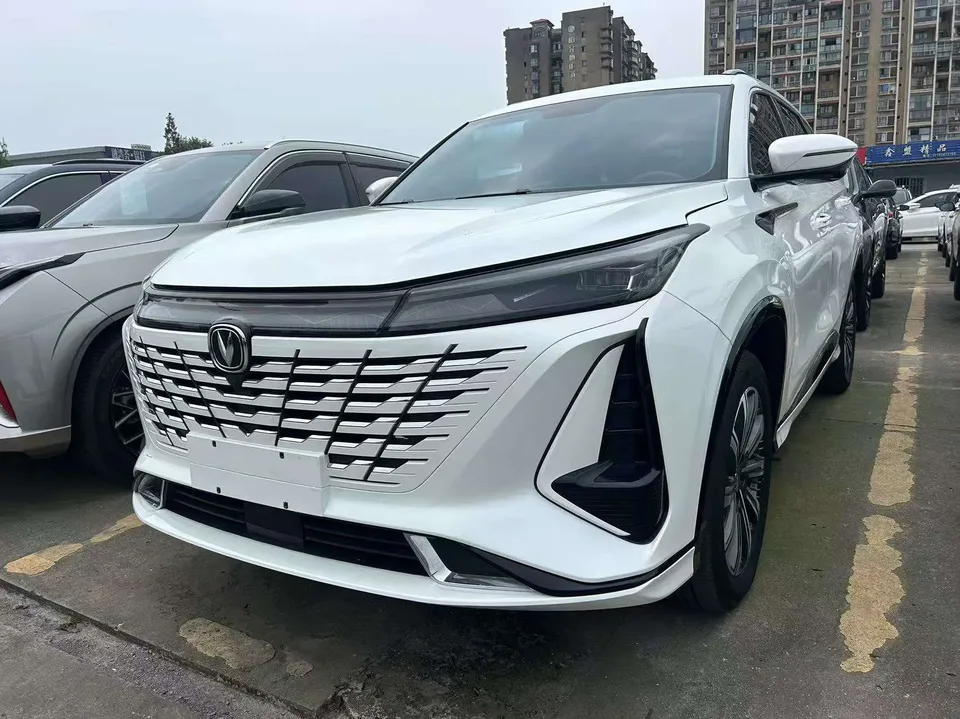 Changan CS75PLUS Changan CS75 PLUS The third generation 1.5T automatic luxury model 2023 — photo 1, buy with delivery to Moscow