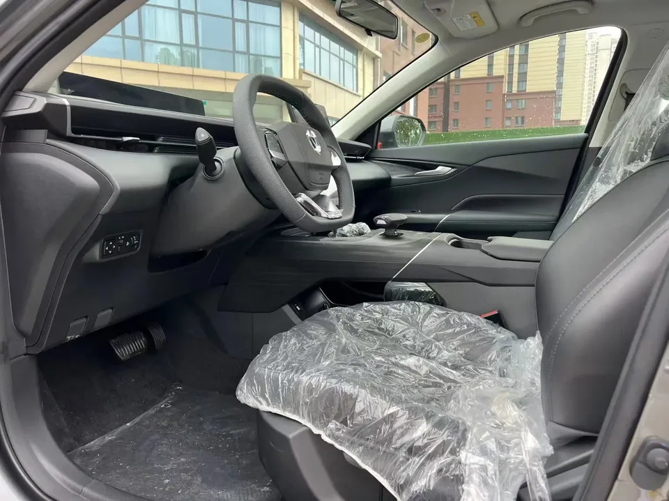 Changan Escape Escape 1.5T DCT 500Bar Premium Edition 2025 — thumbnail 4