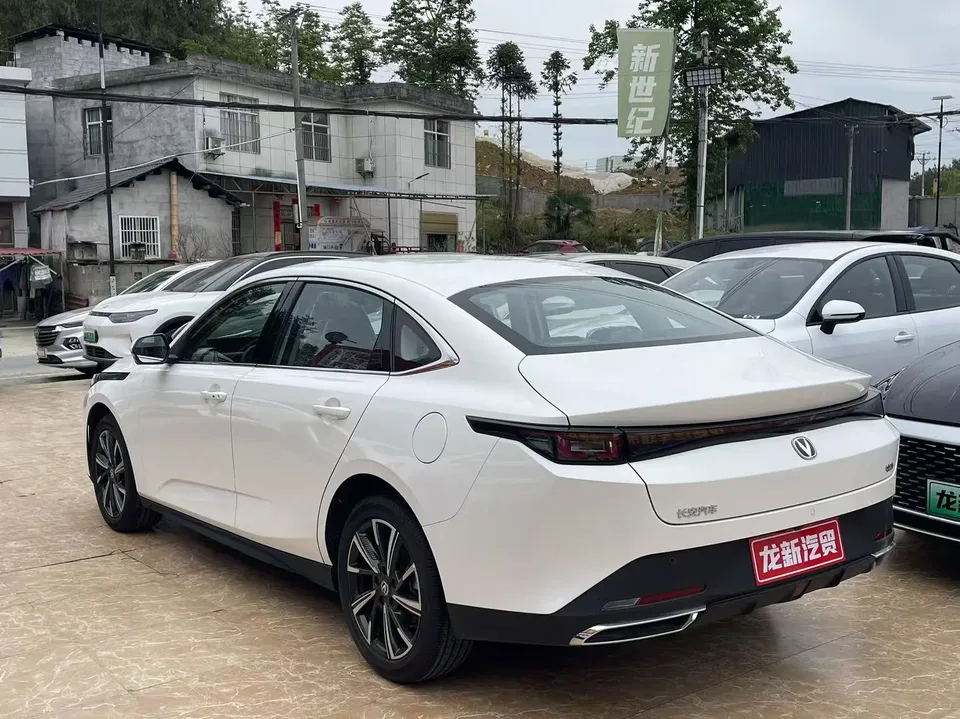 Changan Escape Escape 1.5T DCT 500Bar Flagship 2025 — thumbnail 4