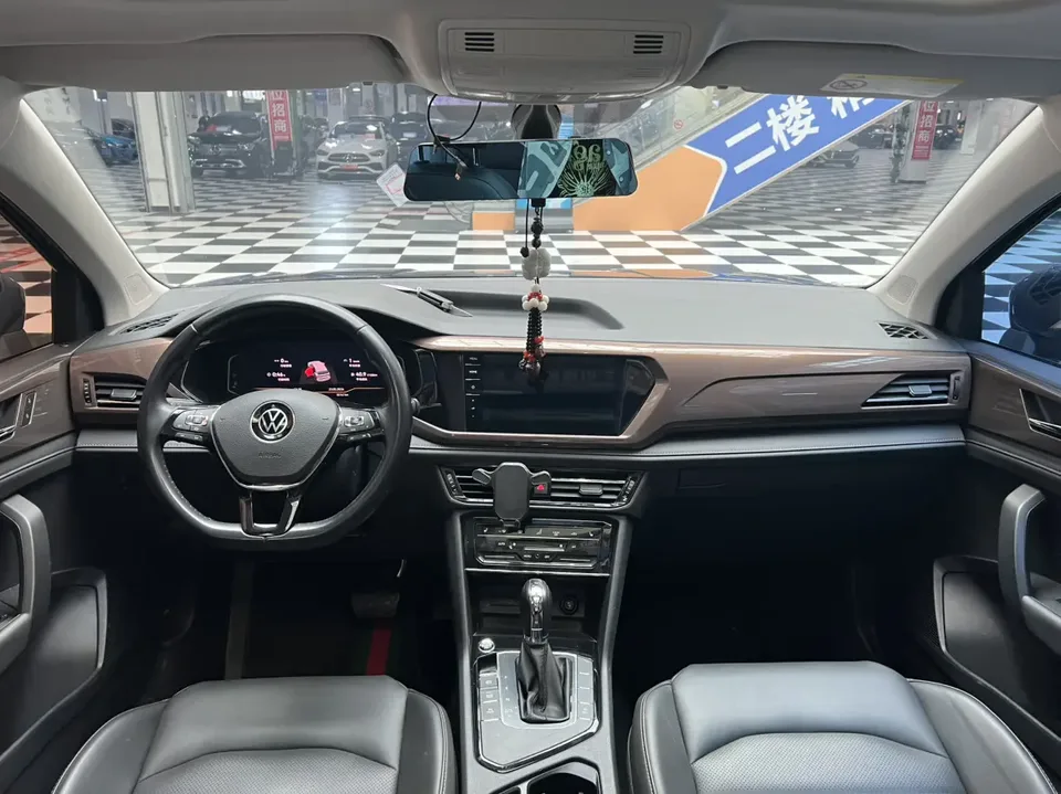 Volkswagen Tharu tuyue 280TSI 2WD Deluxe Edition 2022 — миниатюра 3