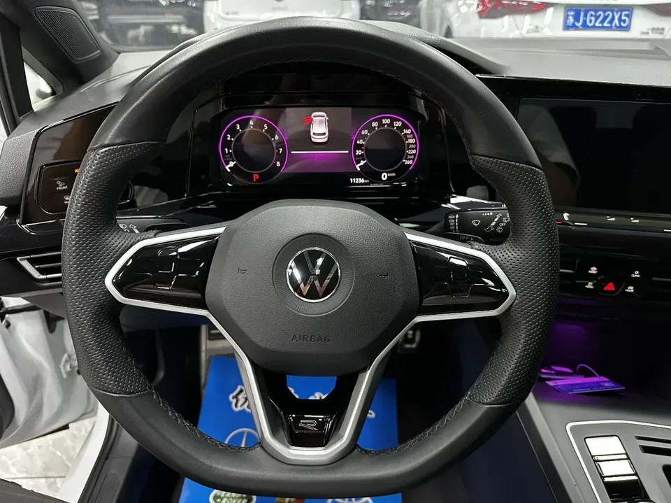 Volkswagen Golf golf 2023 280TSI DSG R-Line Lite 2024 — thumbnail 4