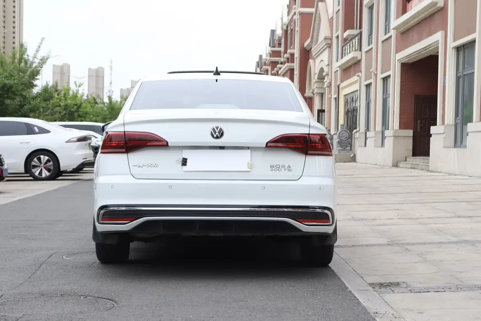 Volkswagen Bora Bora 2023 200TSI DSG Free Travel Edition 2023 — миниатюра 2