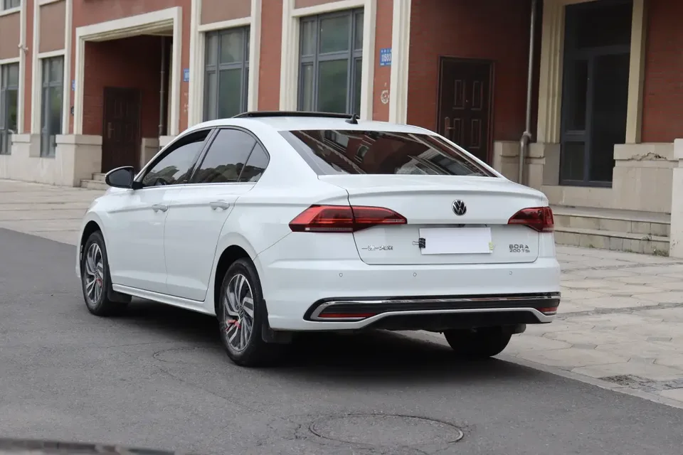 Volkswagen Bora Bora 2023 200TSI DSG Free Travel Edition 2023 — миниатюра 4