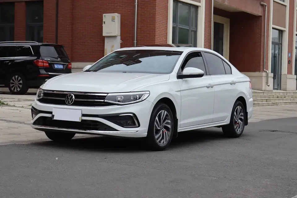 Volkswagen Bora Bora 2023 200TSI DSG Free Travel Edition 2023 — фото 1, купить с доставкой в Москву