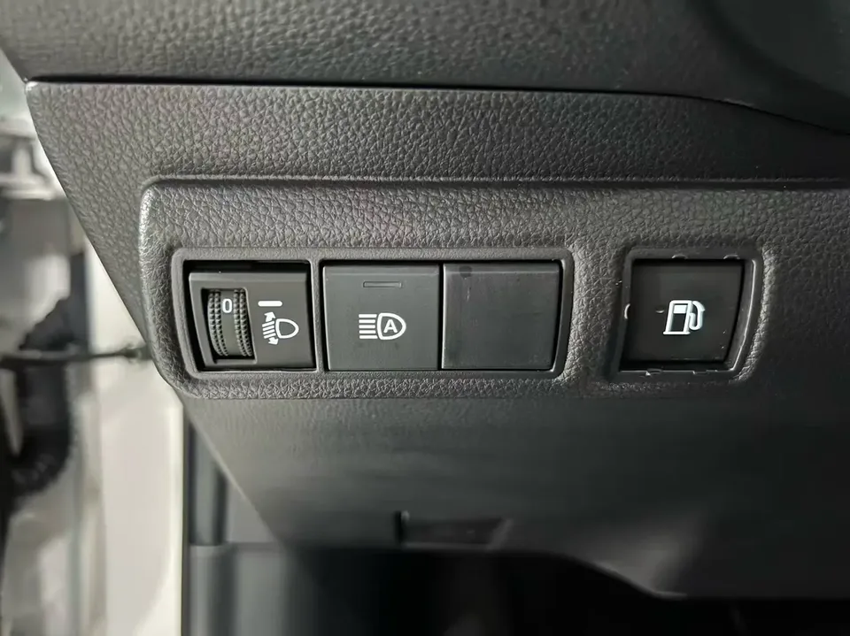 Toyota Corolla Corolla Intelligent Electric Hybrid Dual Engine 1.8L E-CVT Elite Edition 2023 — thumbnail 4