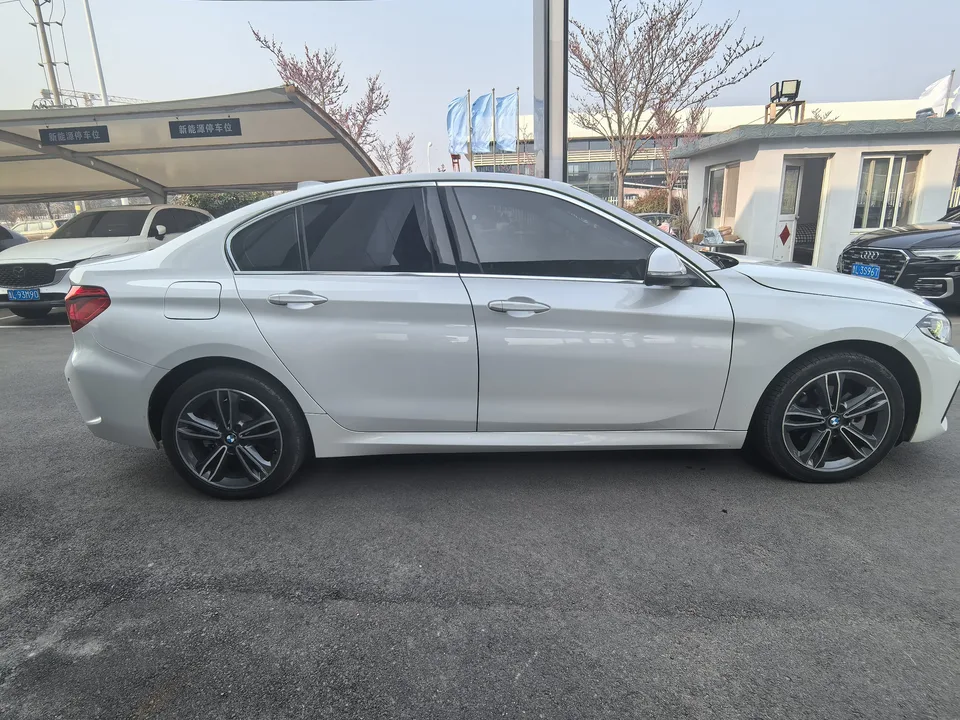 BMW 1 Series BMW 1 Series 120i M Sport 2023 — миниатюра 2