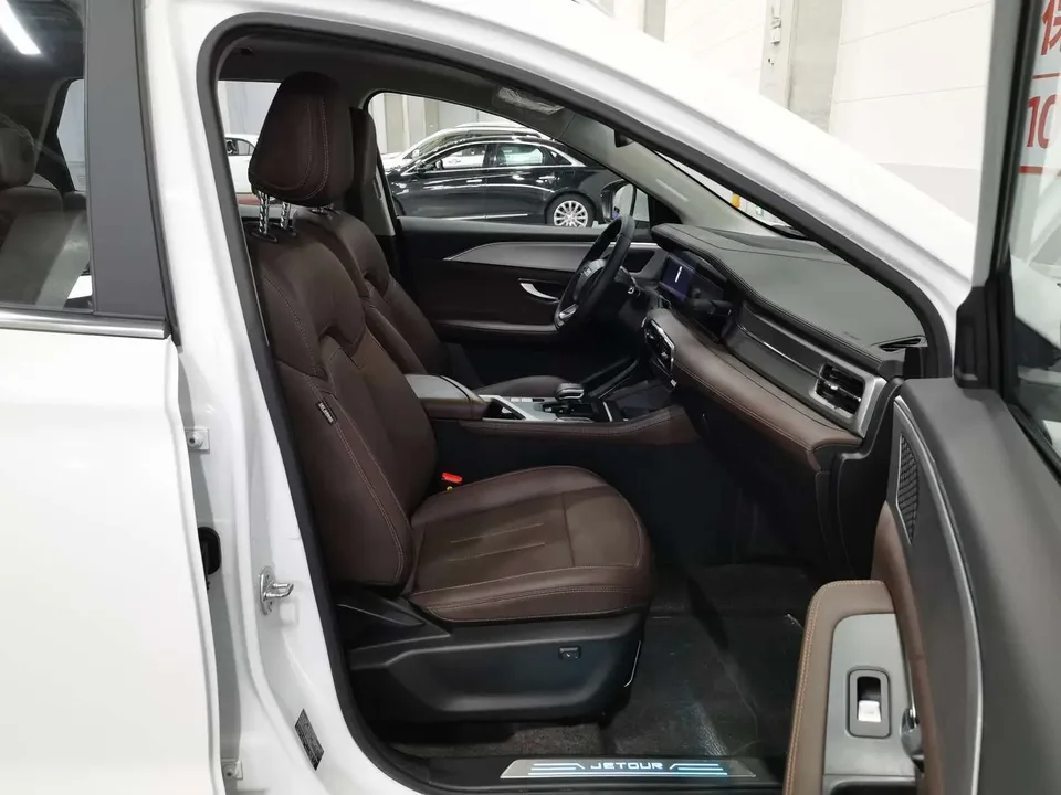 Jetour Jietu X95 Jietu X95 1.6T DCT Era Edition 7 Seaters 2024 — thumbnail 4