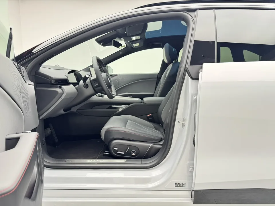 Zeekr 007GT ZEEKR 007GT Four-wheel drive intelligent driving version 75kWh 2025 — thumbnail 4
