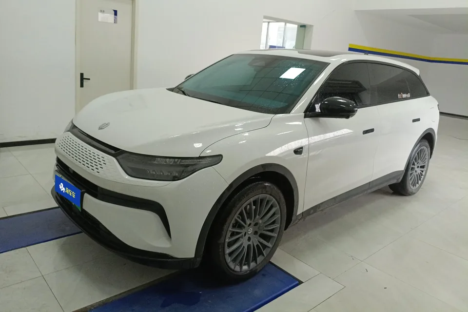 Leapmotor Zero running C11 Zero running C11 Extended Range 200 Comfort Edition 2023 — photo 1, buy with delivery to Moscow