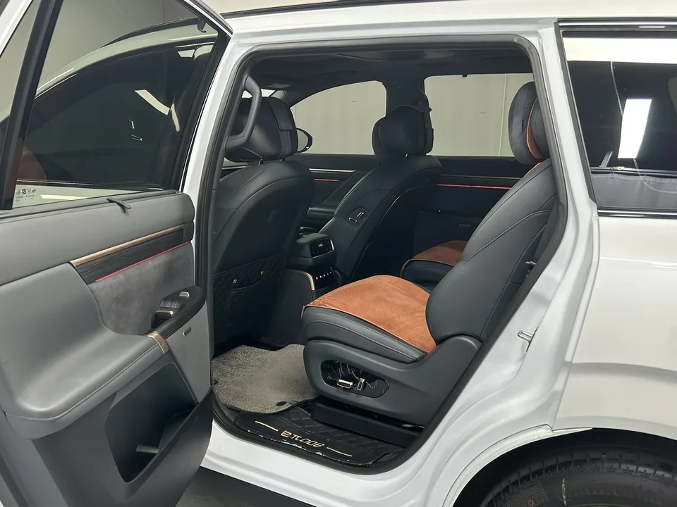 Dongfeng Yipai 008 Yipai 008 210Max Extended Range 6-seater 2024 — thumbnail 5