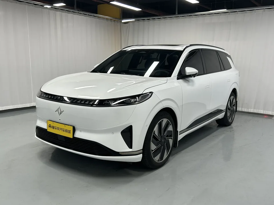 Dongfeng Yipai 008 Yipai 008 210Max Extended Range 6-seater 2024 — фото 1, купить с доставкой в Москву