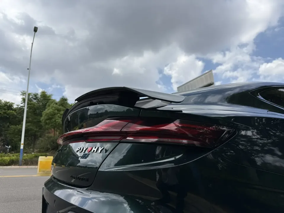MG 7 MG7 2.0T Automatic Beauty Hunter Premium Edition 2023 — thumbnail 4