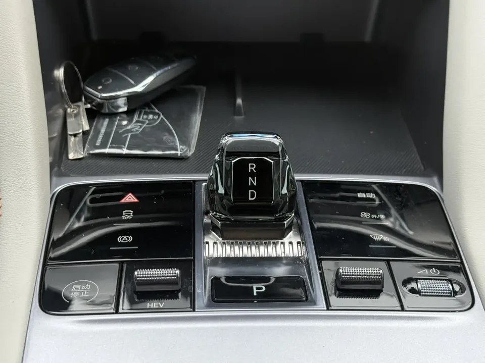 BYD Song PLUS DM Song PLUS DM DM-i Champion Edition 110KM Flagship 2023 — миниатюра 3