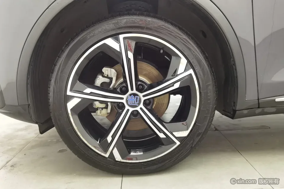 BYD Tang DM Tang DM 2021 DM-i 1.5T 112KM Premium Edition 2022 — thumbnail 3