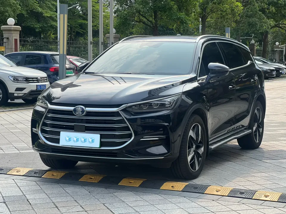 BYD Tang DM Tang DM DM-i Champion Edition 112KM Premium 2023 — photo 1, buy with delivery to Moscow