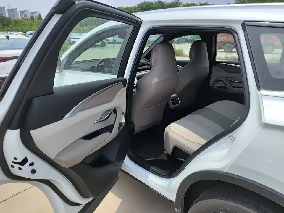 BYD Song Pro DM Song Pro DM DM-i Honor Edition 110km Surpassing Edition 2024 — миниатюра 5