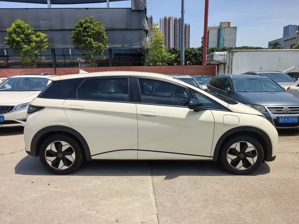 BYD Dolphin Dolphin Honor Edition 420km Free Edition 2024 — thumbnail 2