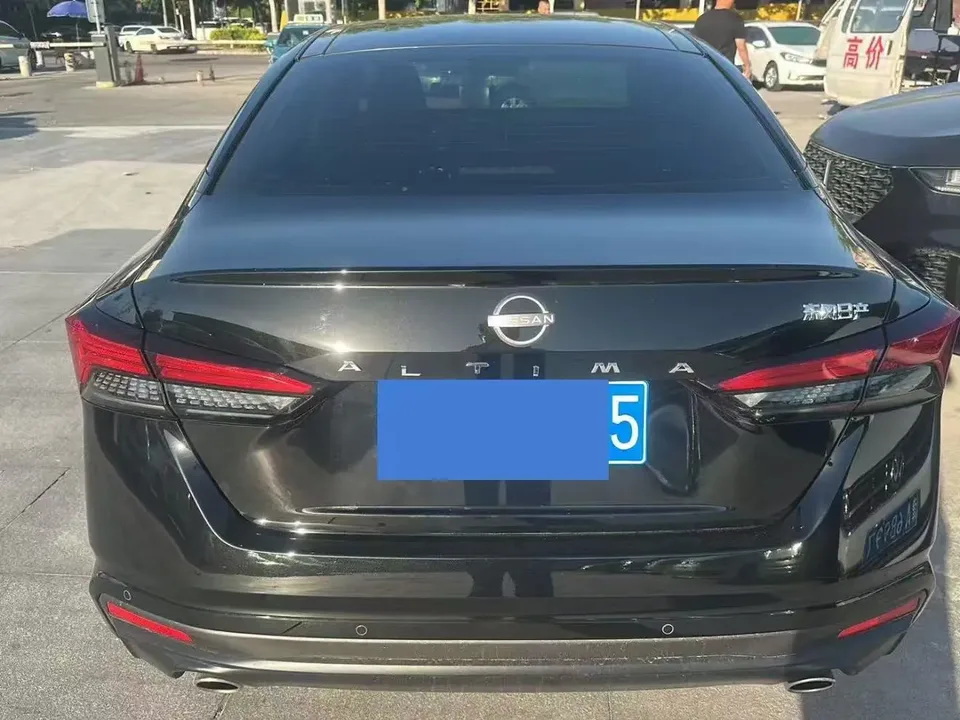 Nissan Altima Teana 2.0L XL-Upr Premium Edition 2022 — thumbnail 2