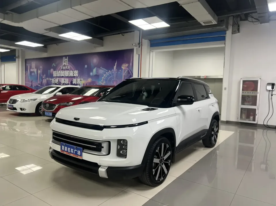 Geely ICON ICON Geely ICON 2023 1.5TD Chocolate Edition 2023 — photo 1, buy with delivery to Moscow