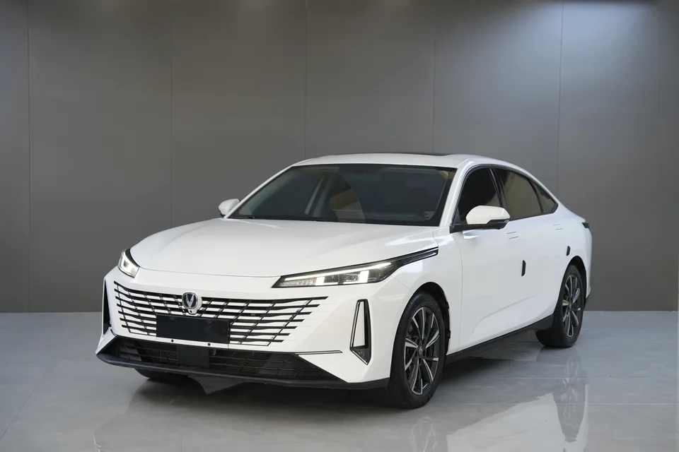 Changan Escape Escape 1.5T DCT Enjoy Edition 2024 — photo 1, buy with delivery to Moscow