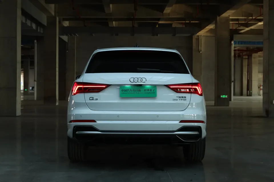 Audi Q3 Q3 Audi Q3 2022 35 TFSI Fashionable and Dynamic 2022 — thumbnail 2