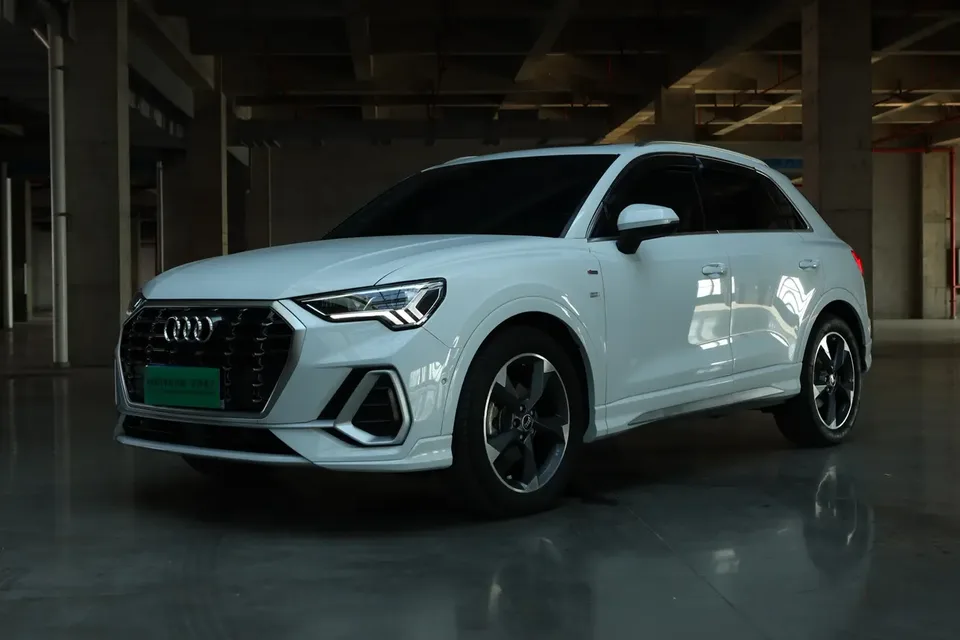 Audi Q3 Q3 Audi Q3 2022 35 TFSI Fashionable and Dynamic 2022 — photo 1, buy with delivery to Moscow