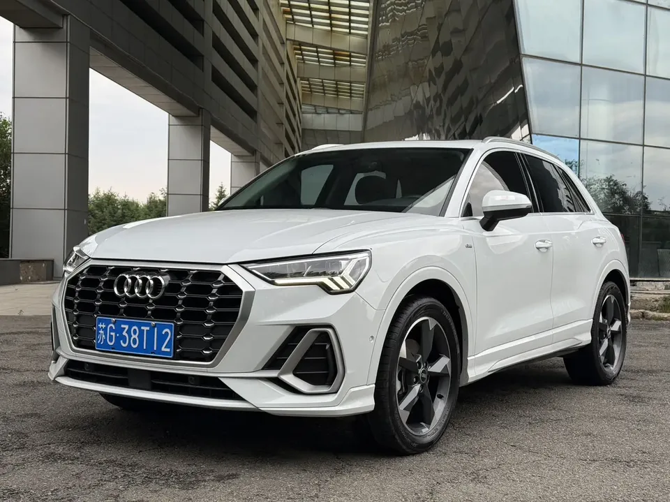 Audi Q3 Audi Q3 35 TFSI Stylish Dynamic 2022 — photo 1, buy with delivery to Moscow