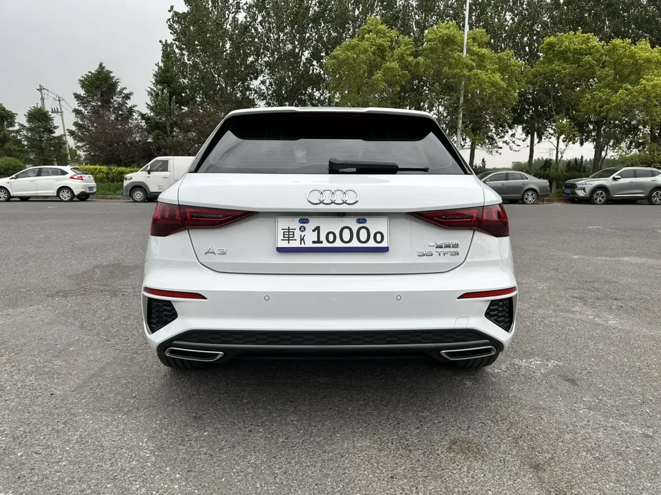 Audi A3 A3 Sportback 35 TFSI Aggressive Sports Edition 2022 — thumbnail 2