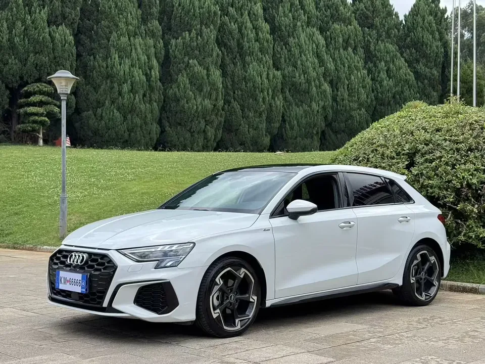 Audi A3 A3 facelift Sportback 35 TFSI luxury sports model 2023 — photo 1, buy with delivery to Moscow