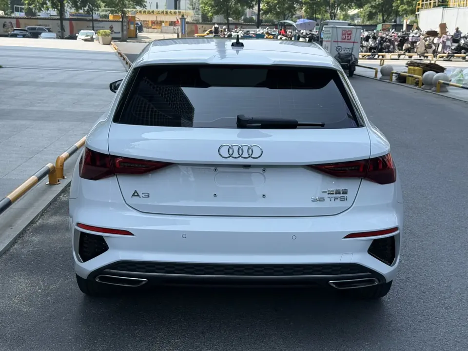Audi A3 A3 Sportback 35 TFSI stylish and sporty 2023 — миниатюра 2