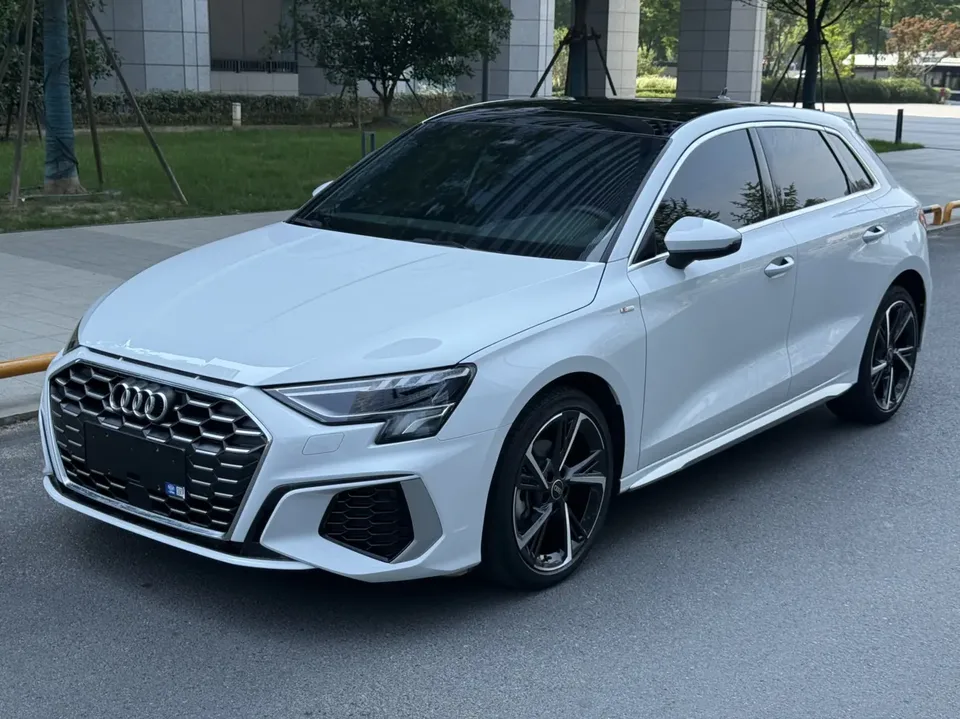 Audi A3 A3 Sportback 35 TFSI stylish and sporty 2023 — фото 1, купить с доставкой в Москву