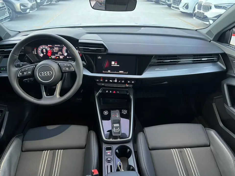 Audi A3 A3 A3L Limousine 35 TFSI Fashion Sports 2022 — миниатюра 3