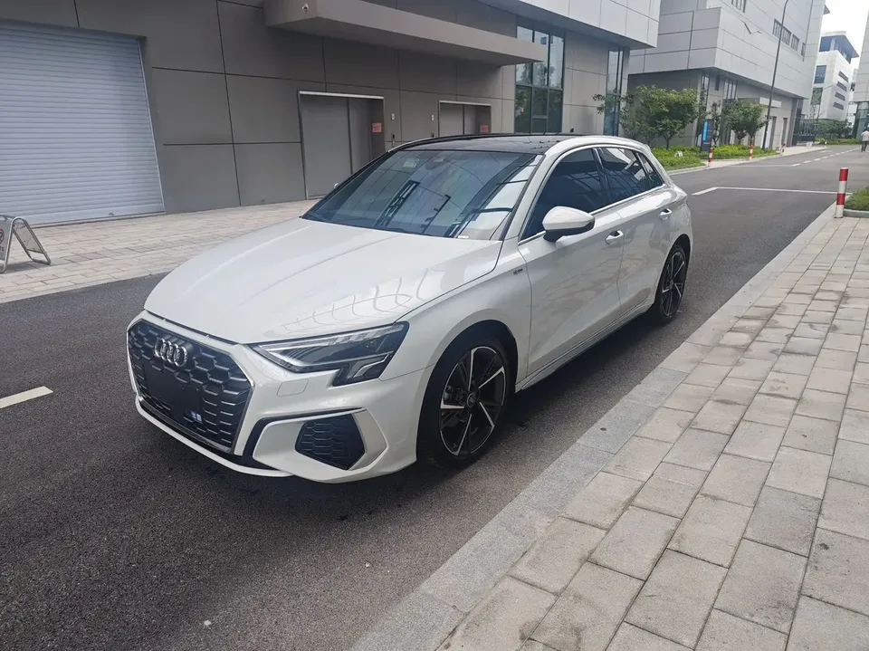 Audi A3 A3 Sportback 35 TFSI stylish and sporty 2023 — photo 1, buy with delivery to Moscow