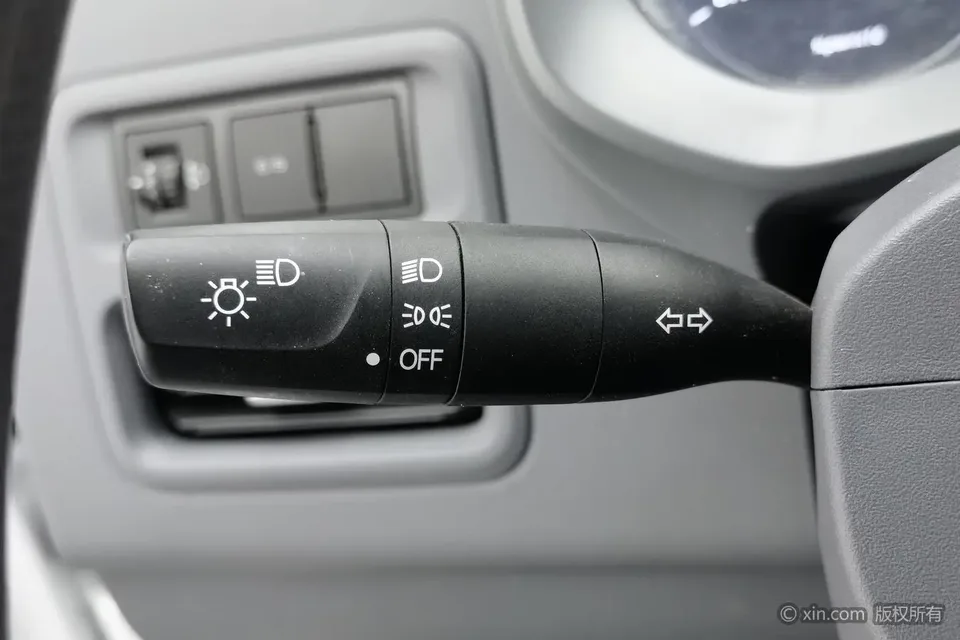 Wuling Yangguang Wuling Yangguang 300km Comfortable Bus Version 60kW 2024 — thumbnail 5