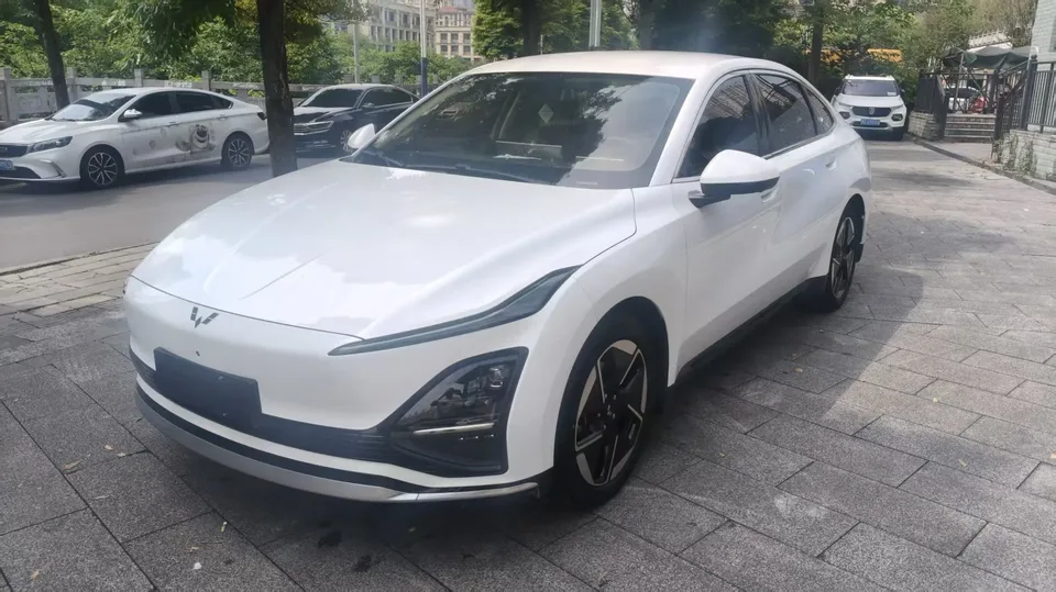 Wuling Starlight EV Wuling Starlight EV Co-creation version 510 advanced version 2024 — photo 1, buy with delivery to Moscow