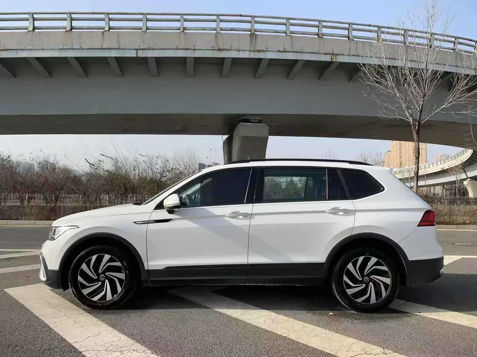 Volkswagen Tiguan L Tiguan L 330TSI Automatic 2WD Comfort Edition 2022 — thumbnail 4