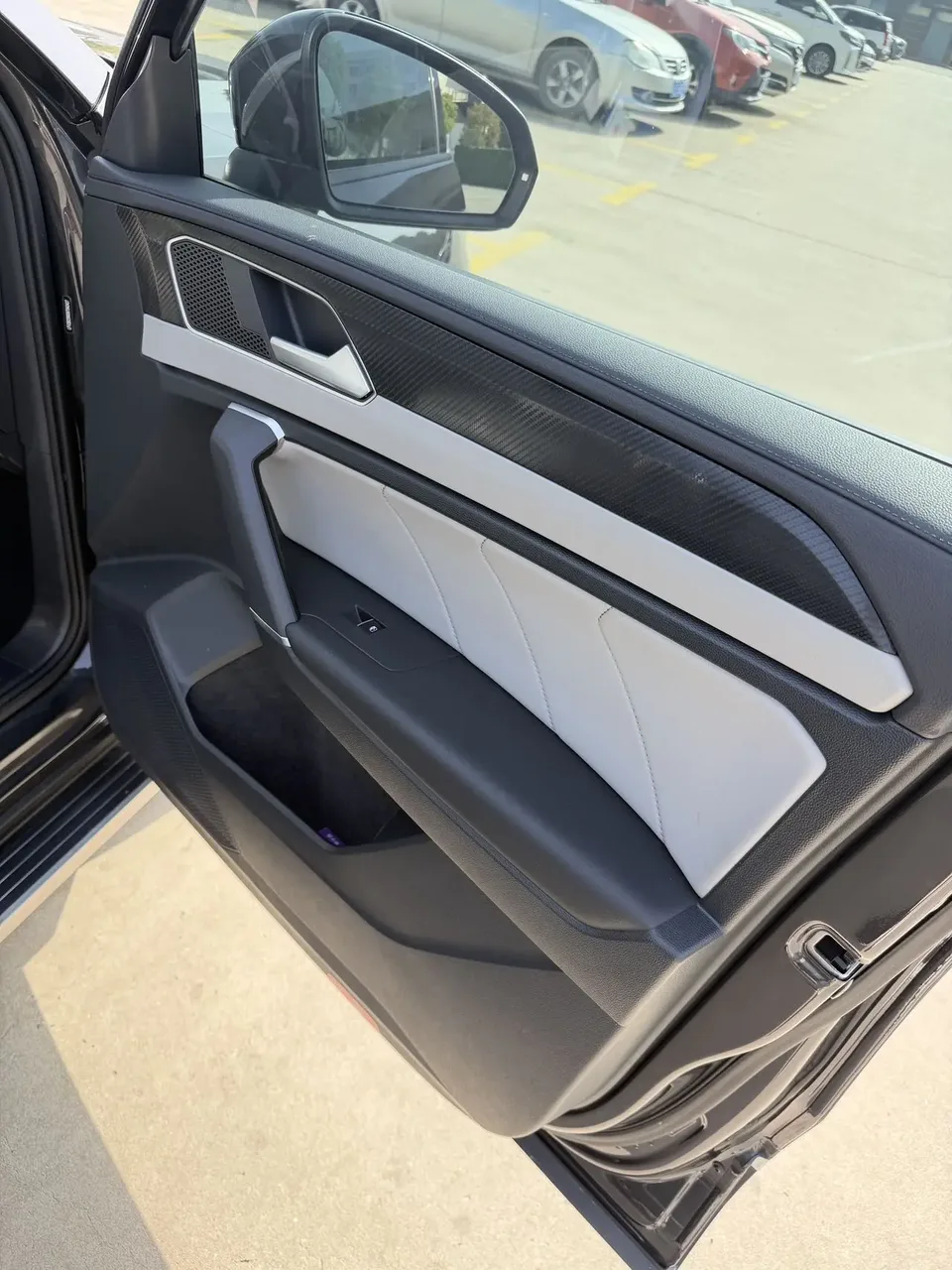 Volkswagen Tayron Tanyue 280TSI 2WD Luxury Plus Advanced Edition 2023 — thumbnail 3