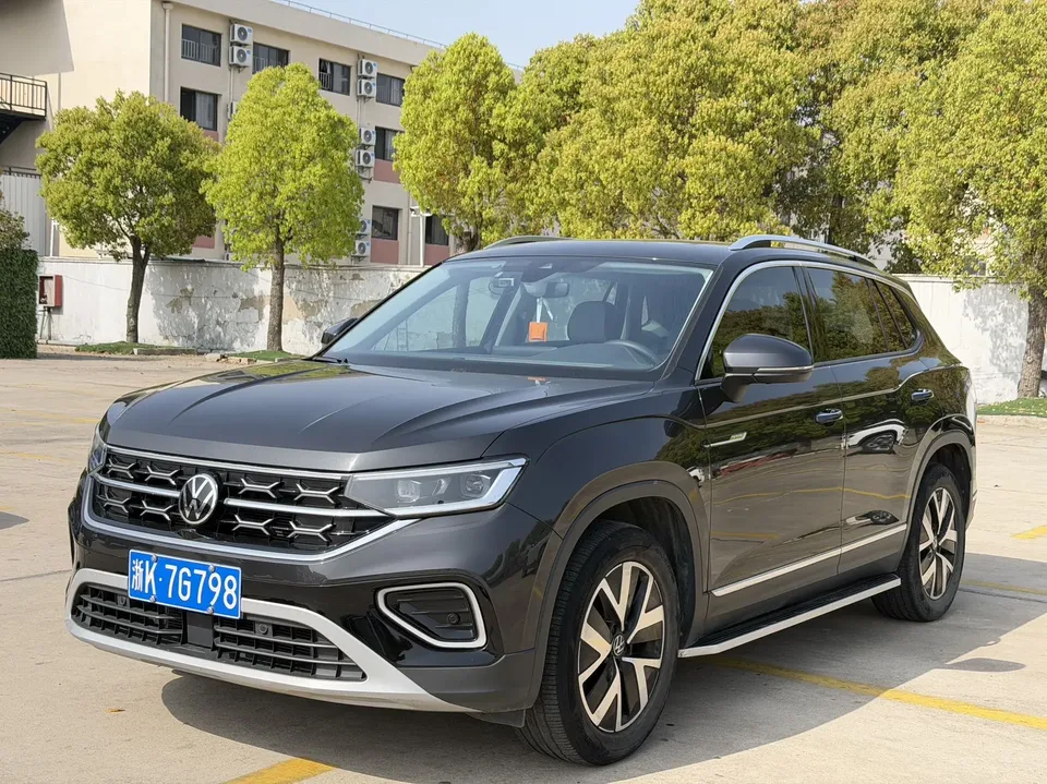Volkswagen Tayron Tanyue 280TSI 2WD Luxury Plus Advanced Edition 2023 — photo 1, buy with delivery to Moscow
