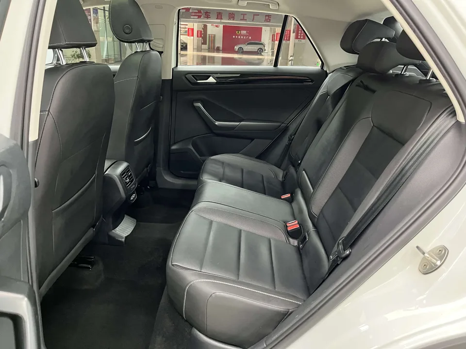 Volkswagen T-Roc TANG 280TSI DSG 2WD Comfort PLUS 2022 — thumbnail 4