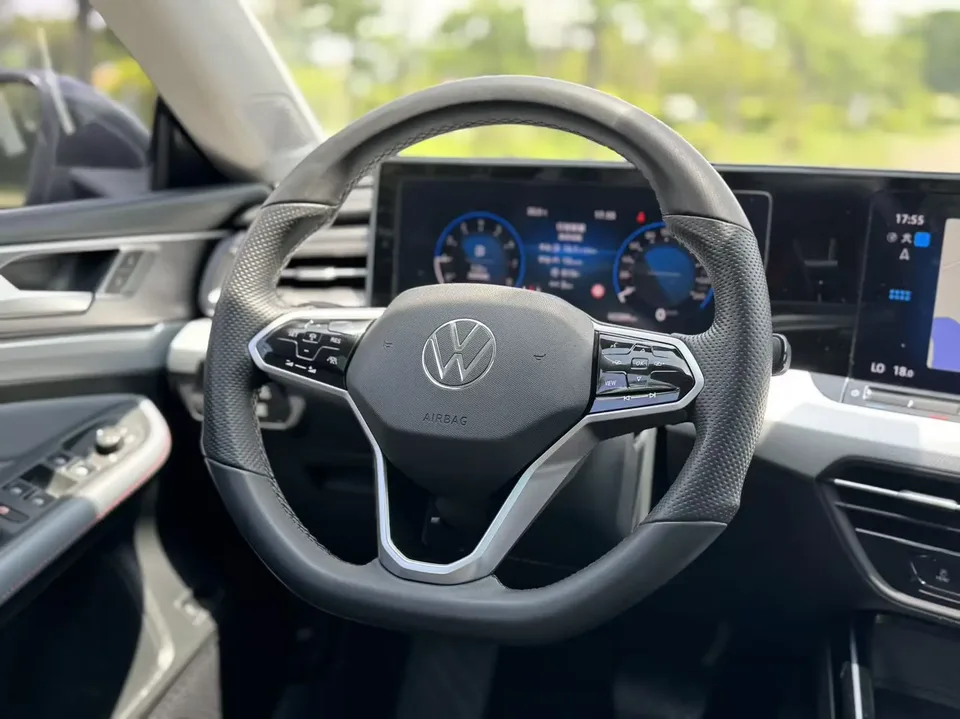Volkswagen Lamando Lingdu Lingdu Lingdu L 280TSI DSG Cool Edition 2022 — thumbnail 4