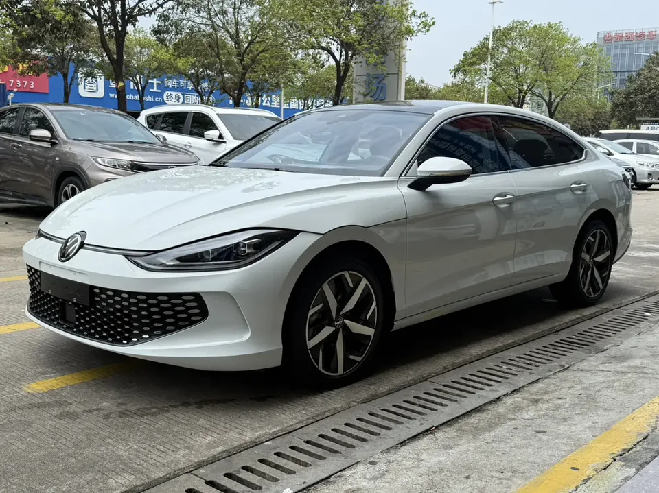 Volkswagen Lamando Lingdu Lingdu 2025 Lingdu L 280TSI DSG Cool Edition 2025 — photo 1, buy with delivery to Moscow