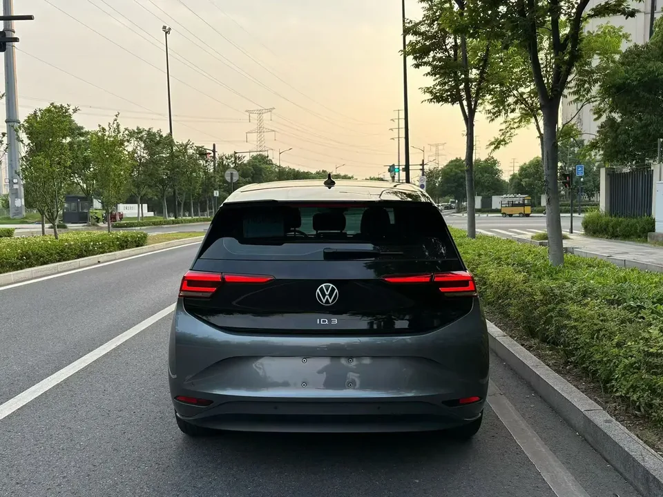 Volkswagen ID.3 ID.3 Outstanding Edition 2024 — thumbnail 2