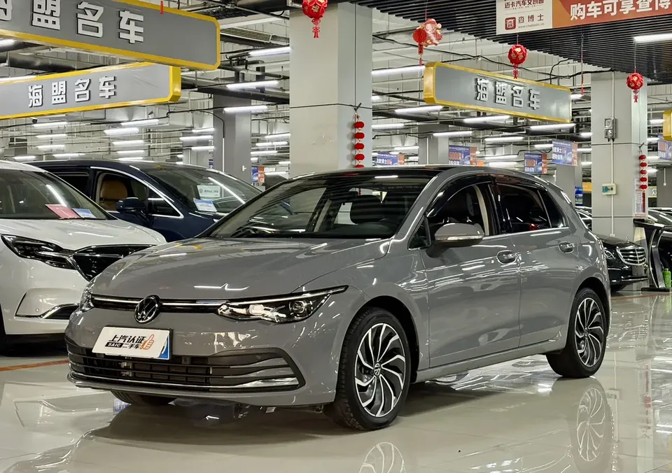 Volkswagen Golf golf 2023 280TSI DSG Pro 20th Anniversary 2023 — photo 1, buy with delivery to Moscow