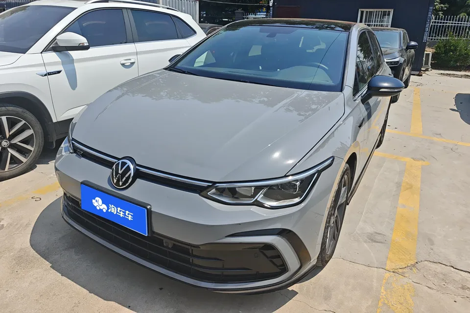 Volkswagen Golf golf 2023 280TSI DSG R-Line facelift 2024 — photo 1, buy with delivery to Moscow