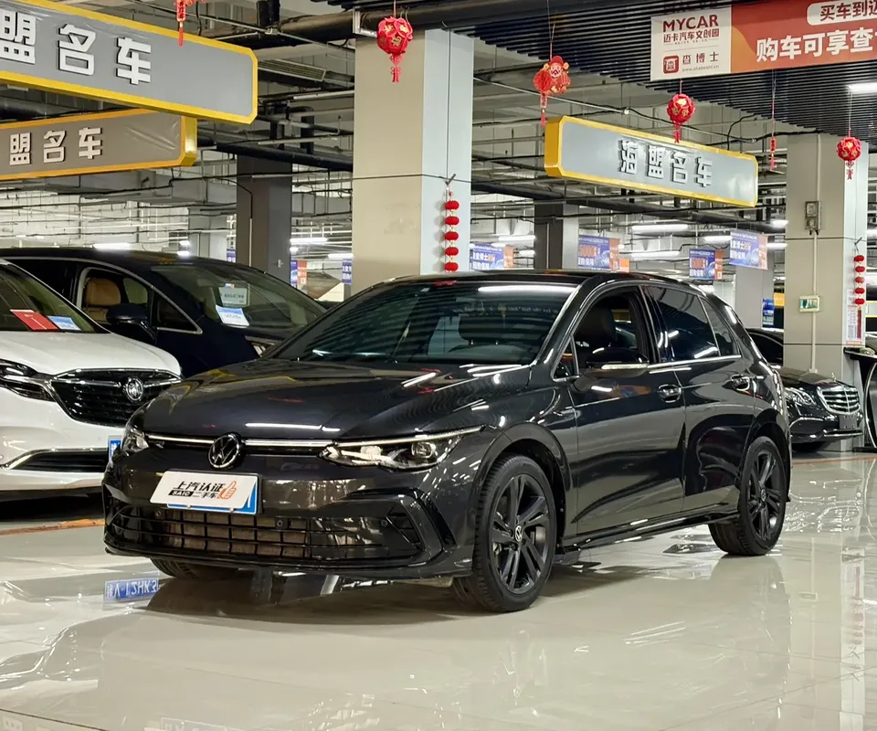 Volkswagen Golf golf 2023 280TSI DSG R-Line Lite 2022 — photo 1, buy with delivery to Moscow