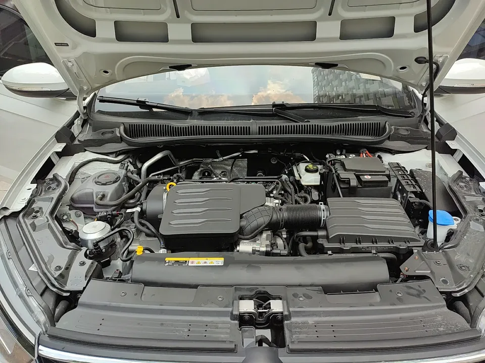 Volkswagen Lavida Lavida 2025 New 1.5L Outstanding New Elegant Edition 2025 — миниатюра 5